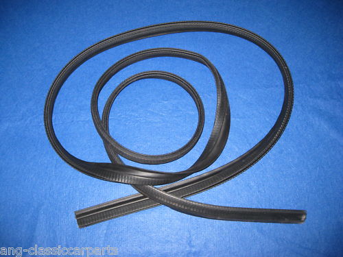 BOOTLID SEAL TR6